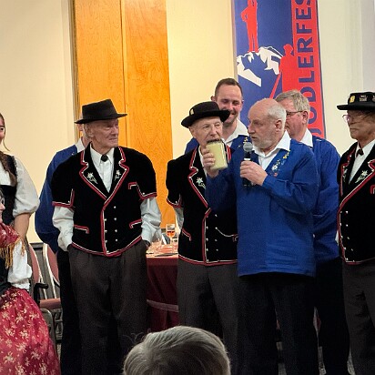 Wildrose Yodel Club's sweet Gift of Honey to all the Yodel Club Heimattreu members